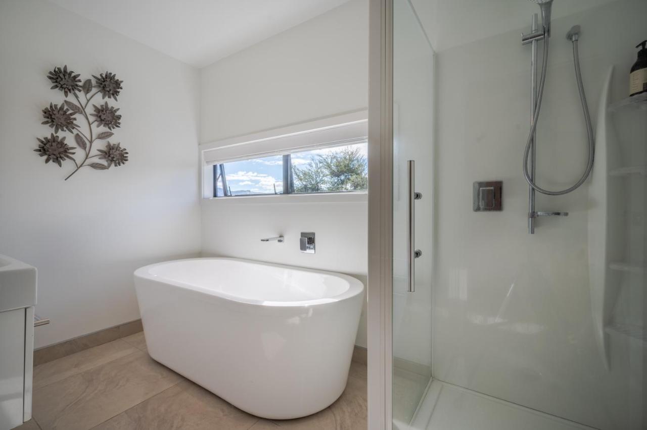Million Dollar View - Takamatua Holiday Home Akaroa Esterno foto